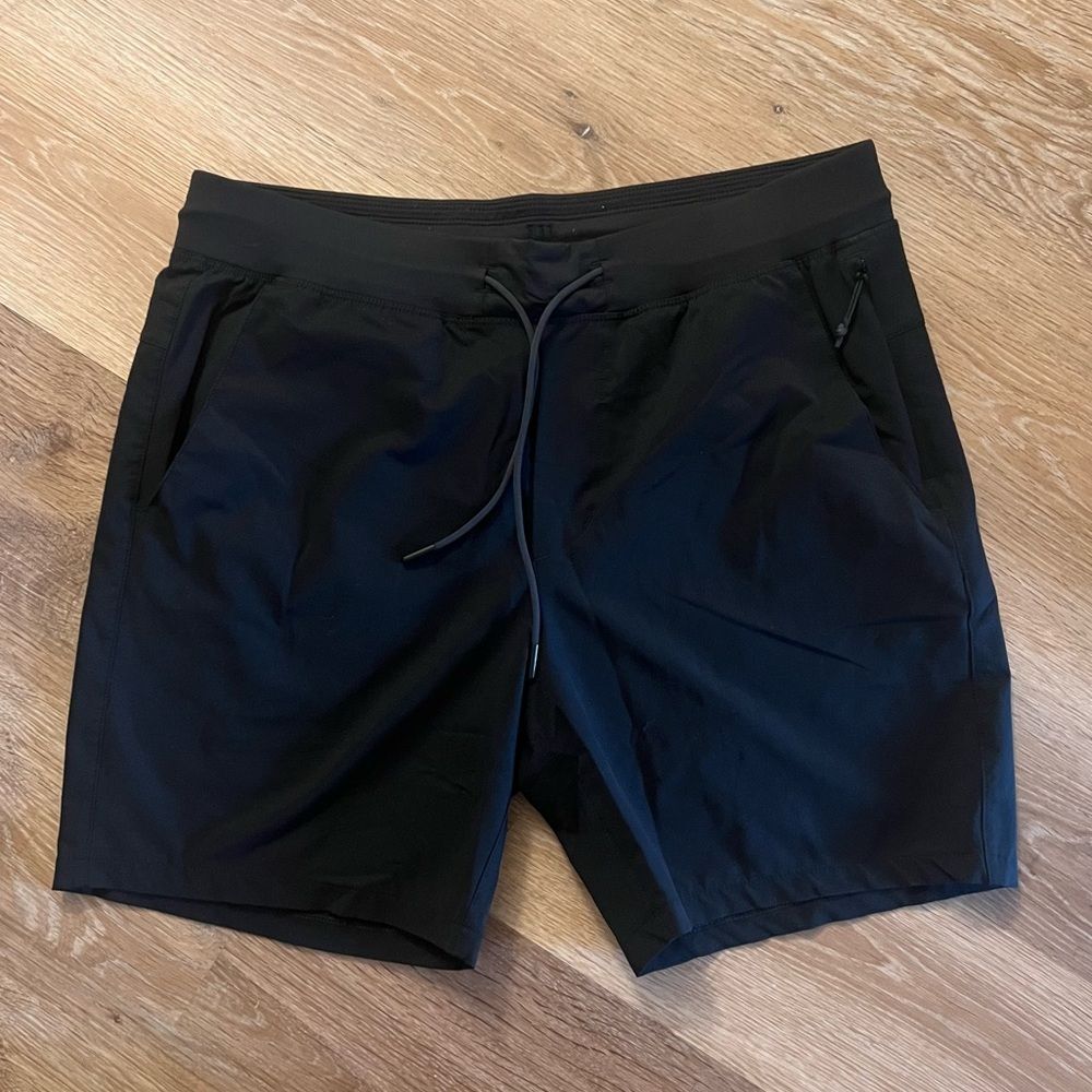 Western Rise Black Elastic Tie Waist Band Shorts Zipper Pocket 6” Inseam Size 33